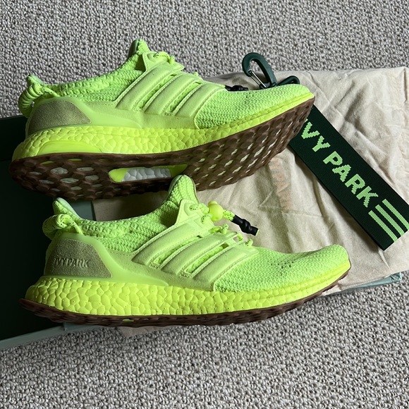 Adidas Ivy Park Ultra Boost OG size 9 in box - Picture 3 of 7